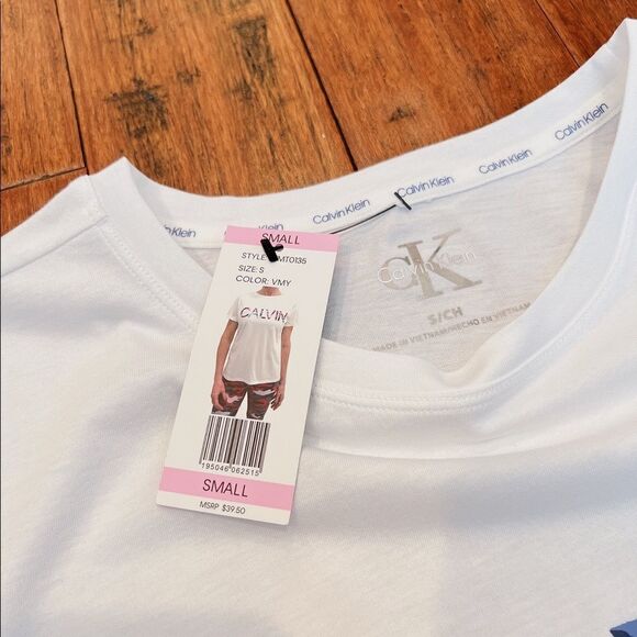 💚 NWT Calvin Klein Soft Crew Neck Rolled Sleeve Graphic Logo T-Shirt Size S - Picture 3 of 5